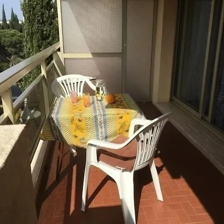 Apartamento Appartement Saint-Raphael, 2 Pieces, 4 Personnes - Fr-1-466-38 *